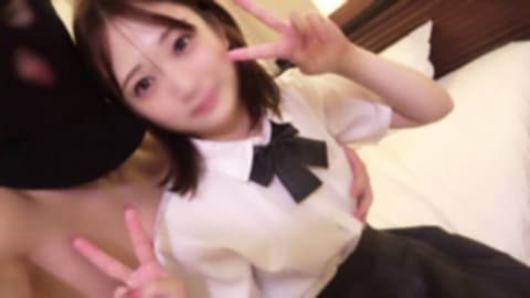 [Luxury 4 Ejaculations] A pure and innocent idol aspiring beauty displays her stunning figure on a break from idol training. She's repeatedly approached by older men, experiencing sweet kisses and unprotected penetration, resulting in four consecutive ejaculations! FC2-PPV-4922638