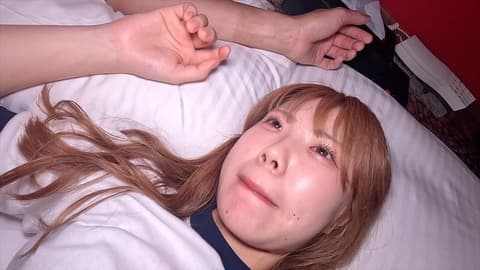 [Uncensored][Face Revealed] Genuine 18-year-old, beautiful buttocks, sweatpants, cute dimples, crying face, doggy style FC2-PPV-3779166