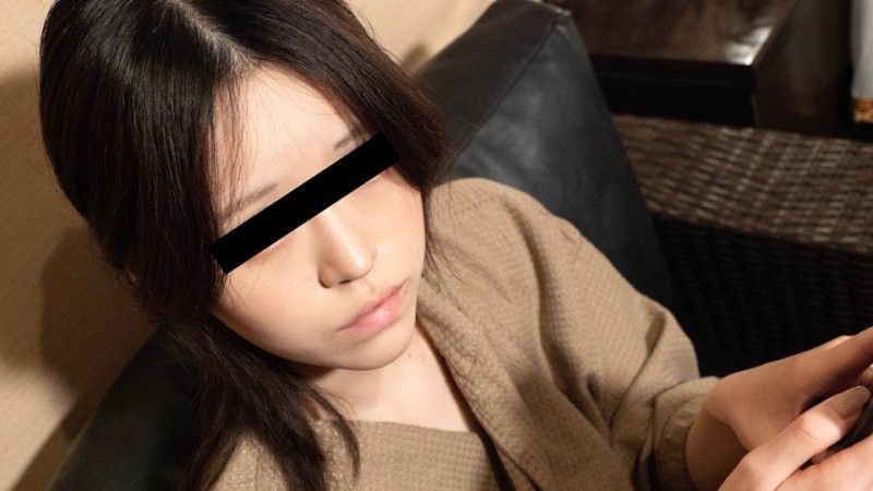 Watching videos while performing oral sex challenge - Akari Kawaguchi 10musume_102125_01