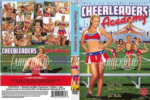 凯登·克罗斯创办了一所精英啦啦队学院，志在必得。她计划大展拳脚