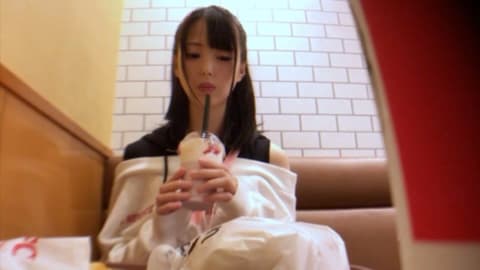 The cutest college student in history is 18 years old. Although covered in vaginal fluid and climaxing, he violently ejaculates and empties completely during penetration. FC2-PPV-4793671