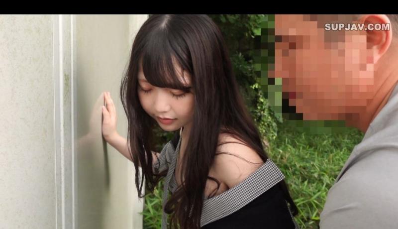 First shot, face revealed! Enjoying a sweet time at a strawberry picking and fun-filled place... Oral sex with a cute, meltingly smiling female student in the wild & two unprotected ejaculations!! (Part 2) FC2-PPV-4499303