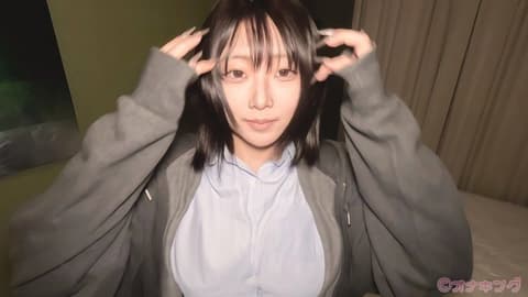 【I罩杯神乳鲍伯】「因为胸部太大，所以一直让它看起来比较小…」原本就对巨乳有自卑情结的她，展现出爆乳，高潮不断 FC2-PPV-4790184