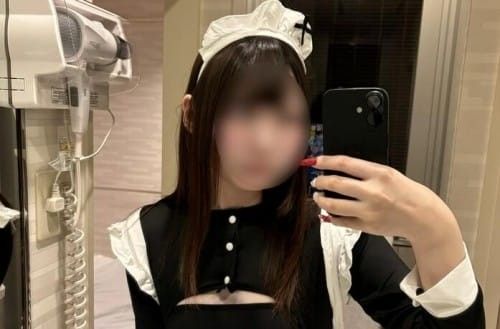 [Narrated] That former idol, whose identity is absolutely forbidden to be revealed, was NTR'd by her friend's otaku and forced to display a shameful posture that could only be shown to her for sexual purposes. FC2-PPV-4828230