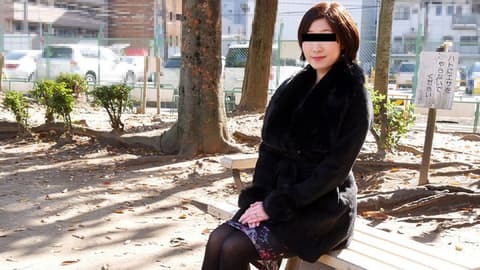 First-time filming profile of an amateur wife: 70 Misako Nakayama pacopacomama_102018_360