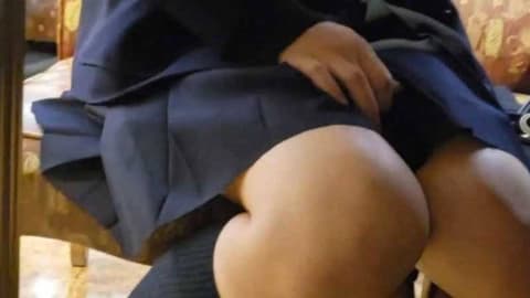 [High-Definition Remastered Version] The Rich Girl's School Days ② He helps her because of family reasons. He picks her up from school and tries to penetrate her at an internet cafe. FC2-PPV-4784023