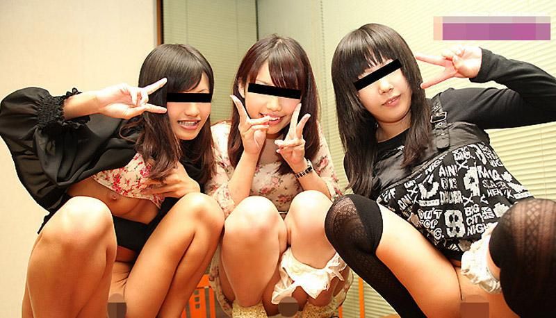 With my female friends ~A Threesome Orgy with My Best Friend - Part 1~ _10musume_122811_01