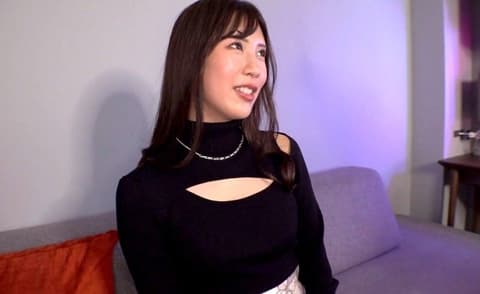 【人妻・大量潮吹】「好久不见」用除了丈夫以外的肉棒感到高潮，喘息着中出不停摇动腰部的太太・32岁 FC2-PPV-4838360