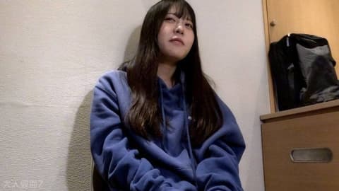 【素人初次拍摄】友(18) 可爱老师的蛋的初次拍摄，让她舔肛门，在窥视器中观察阴道内，中出后变成肛门贯通ATM的另一个角度影片 FC2-PPV-4806202