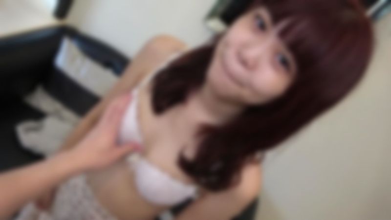 A 18-year-old intellectual virgin, a first-year student at Qingxueyuan University. A slender, fair-skinned girl, unable to bear the pain, cries as she undergoes penetration. FC2-PPV-2830113